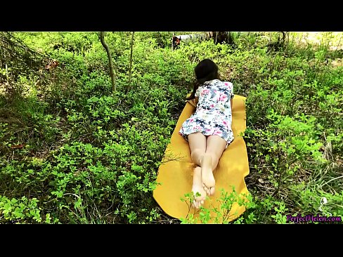 ❤️ Un străin de pe Tinder îmi masturbează păsărica și o fute cu pasiune în pădure ❤️ at us ❌️❤