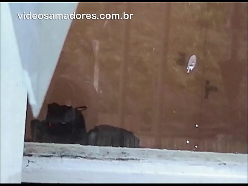 ❤️ Bărbat excitat care își privește prietena cu un alt tip, înregistrând un video de sex fără a deranja cuplul ❤️  at us ❌️❤