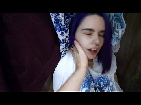 ❤️ Am găsit-o pe sora mea în dulap și am ajutat-o să ejaculeze ❤️  at us ❌️❤